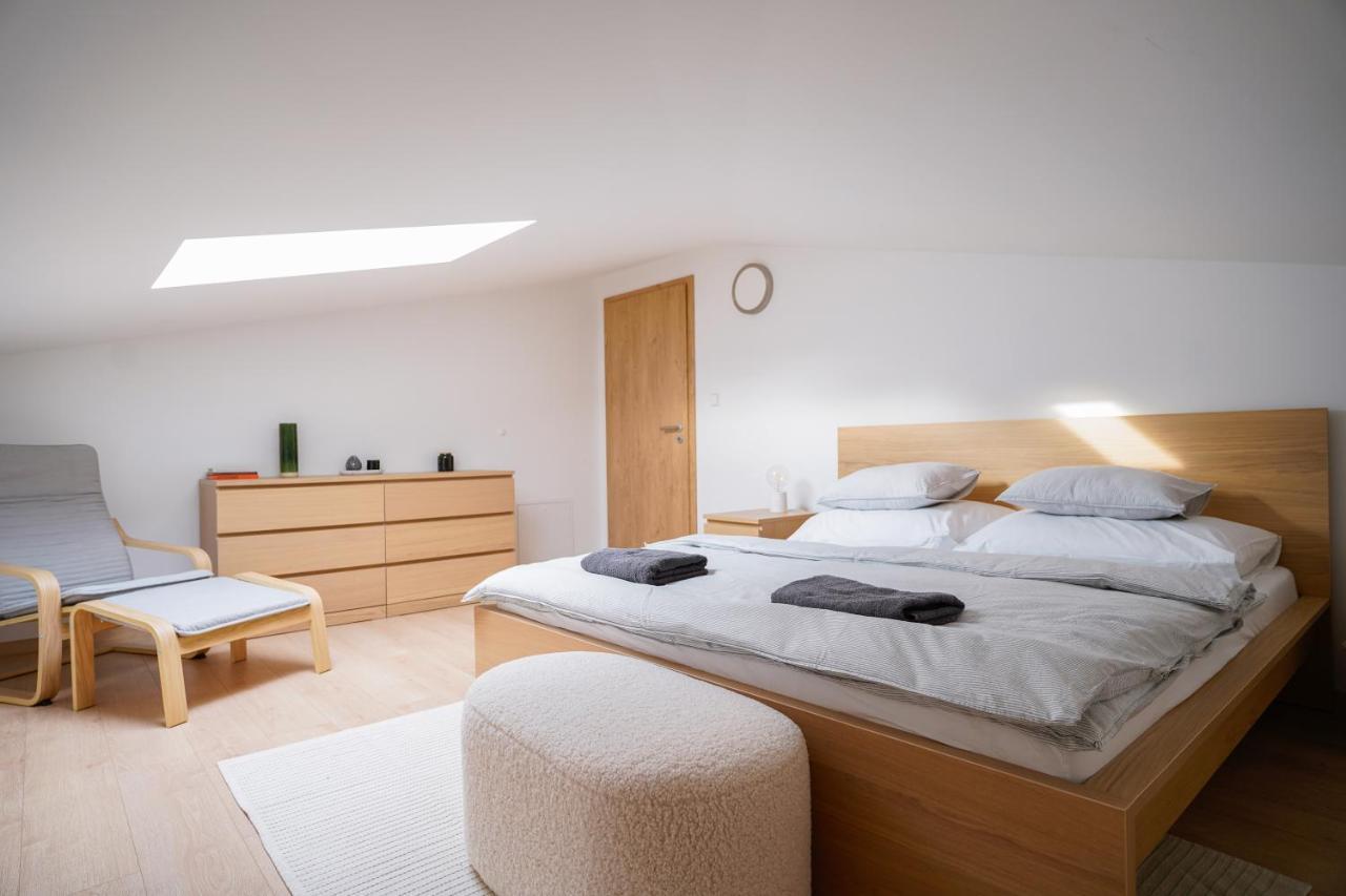 The Dante Villa Apartments Prague Exterior photo